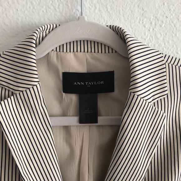 Ann Taylor Pinstripe Blazer sz 2 - Picture 2 of 6